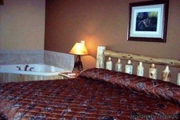 Pine Peaks Lodge & Suites Cross Lake 客房 照片